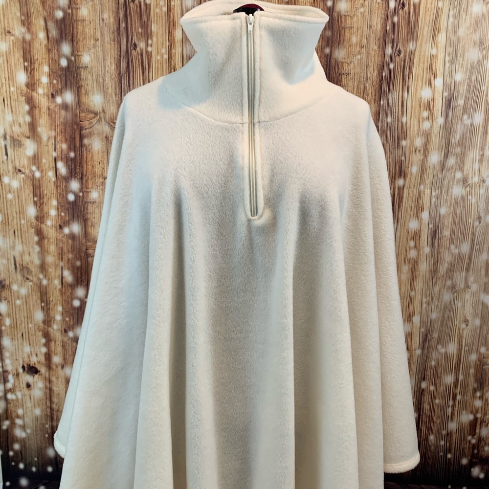 Cape Winter White never worn. CB Casuals one size.